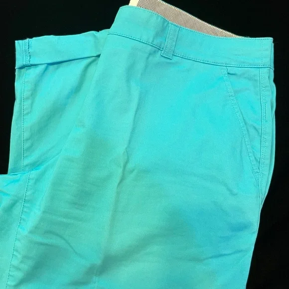 8 Pairs of Crown and Ivy Pants and Capris - Picture 11 of 14